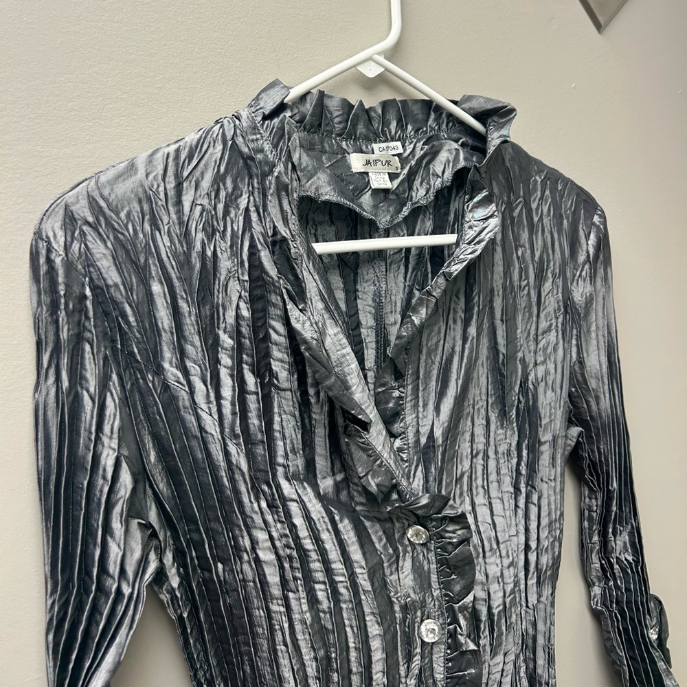 Jaipur Women’s‎ Silver/Metallic Crinkle Long Sleeve Top - Picture 2 of 6